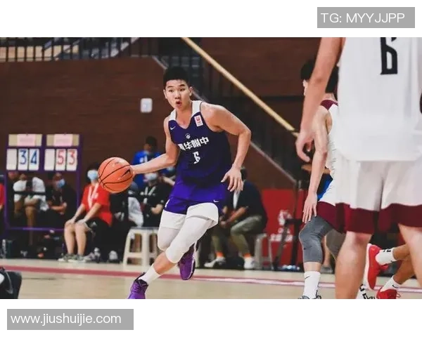 深圳篮球队以57分领跑全国锦标赛积分榜展现强劲实力